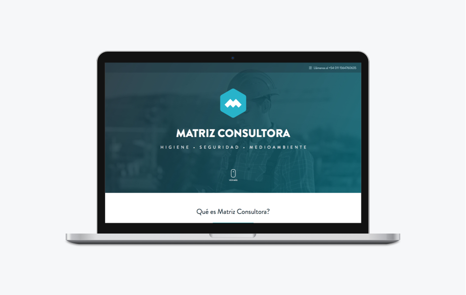 Matriz Consultora website — full layout on device mockup